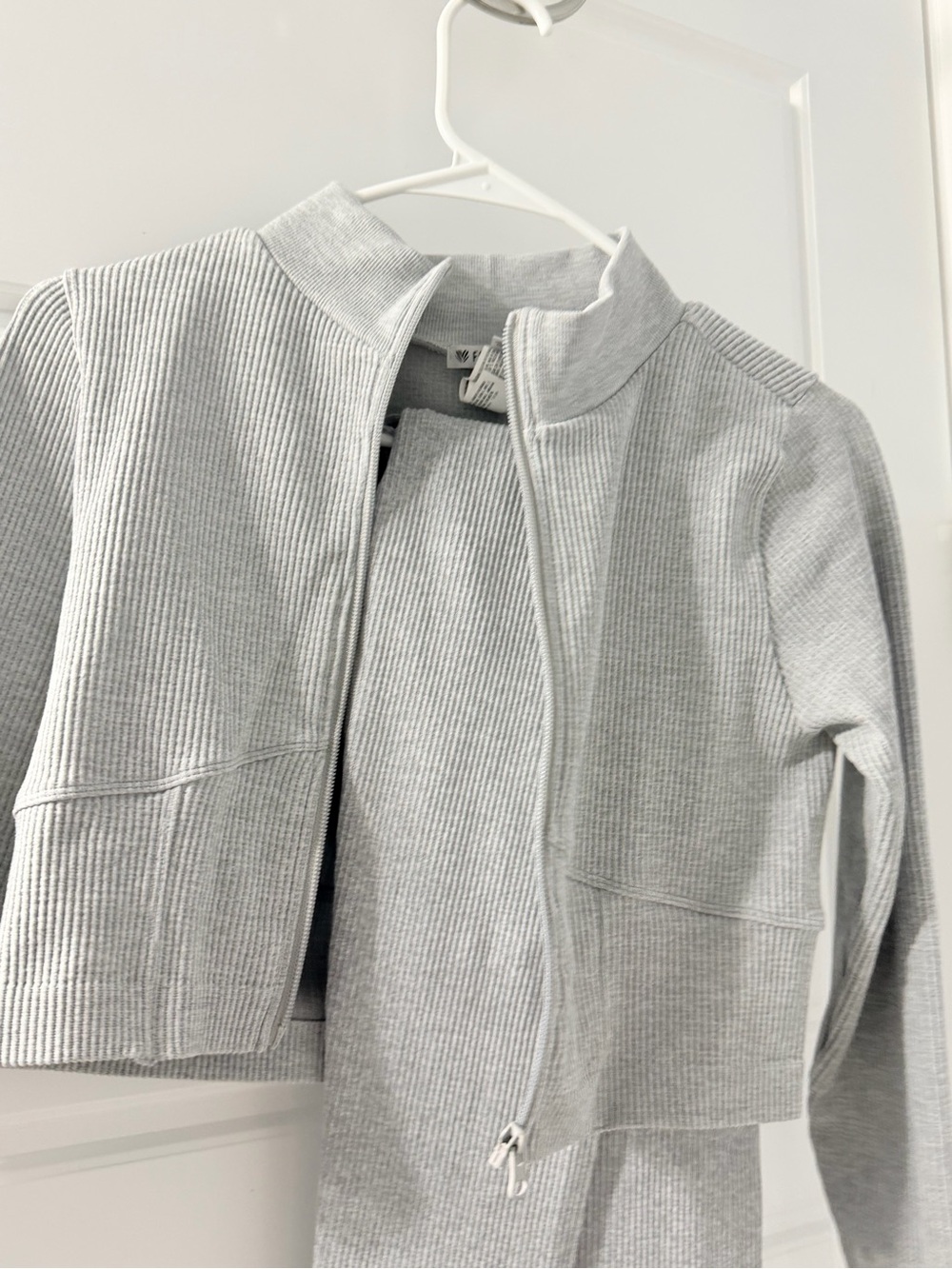 Forever 21 Light Gray Ribbed Zip-Front Jacket Set - Picture 2 of 8
